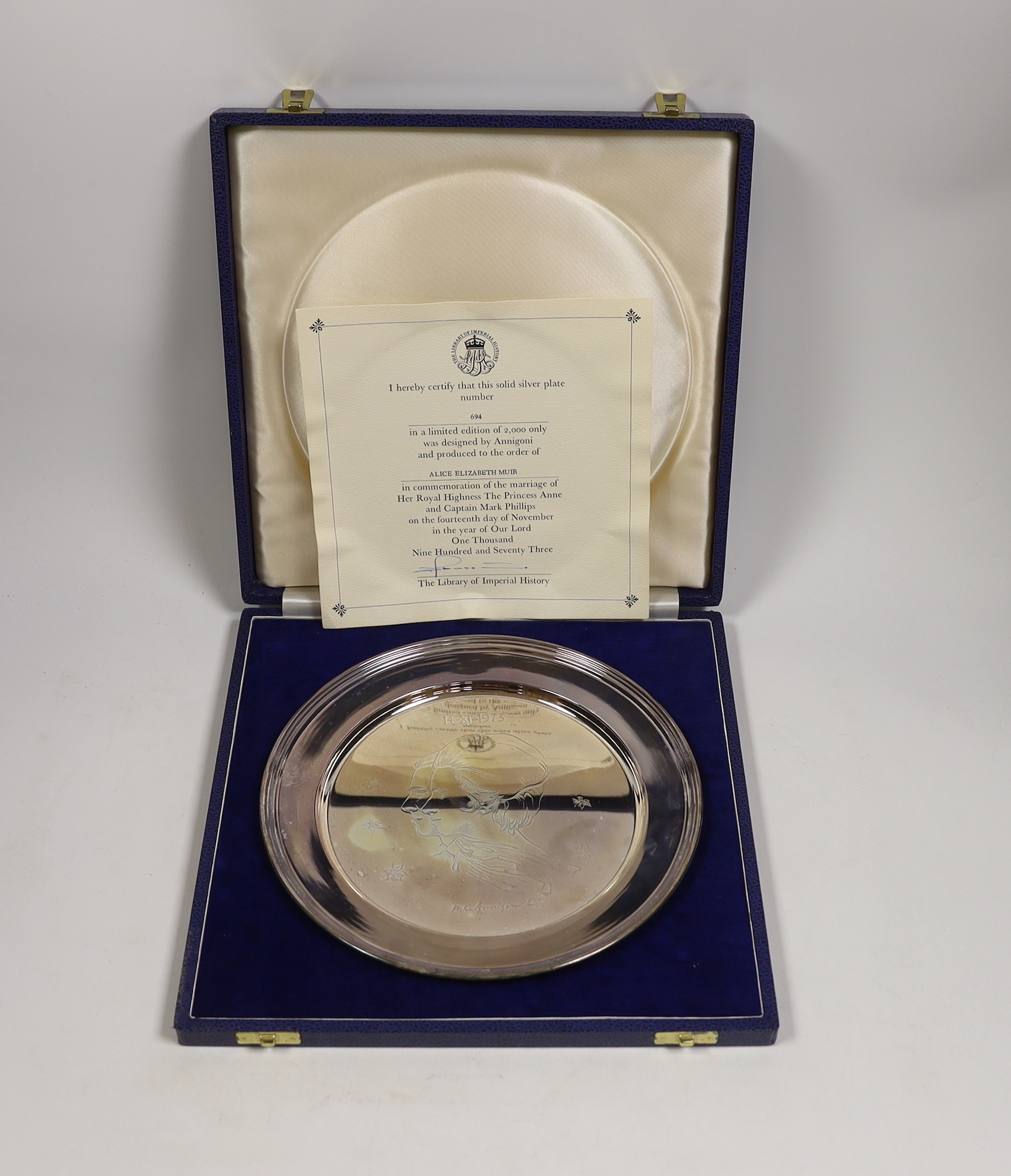 A cased limited edition silver plate commemorating the marriage of Princess Ann and Captain Mark Phillips, 1973, designed by Annigoni, Roberts & Dore, London, 1973, 22.9cm, 11.9oz.